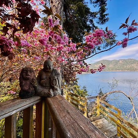 Shangrila Waterfront Vacation Home Bedwell Harbour Екстериор снимка