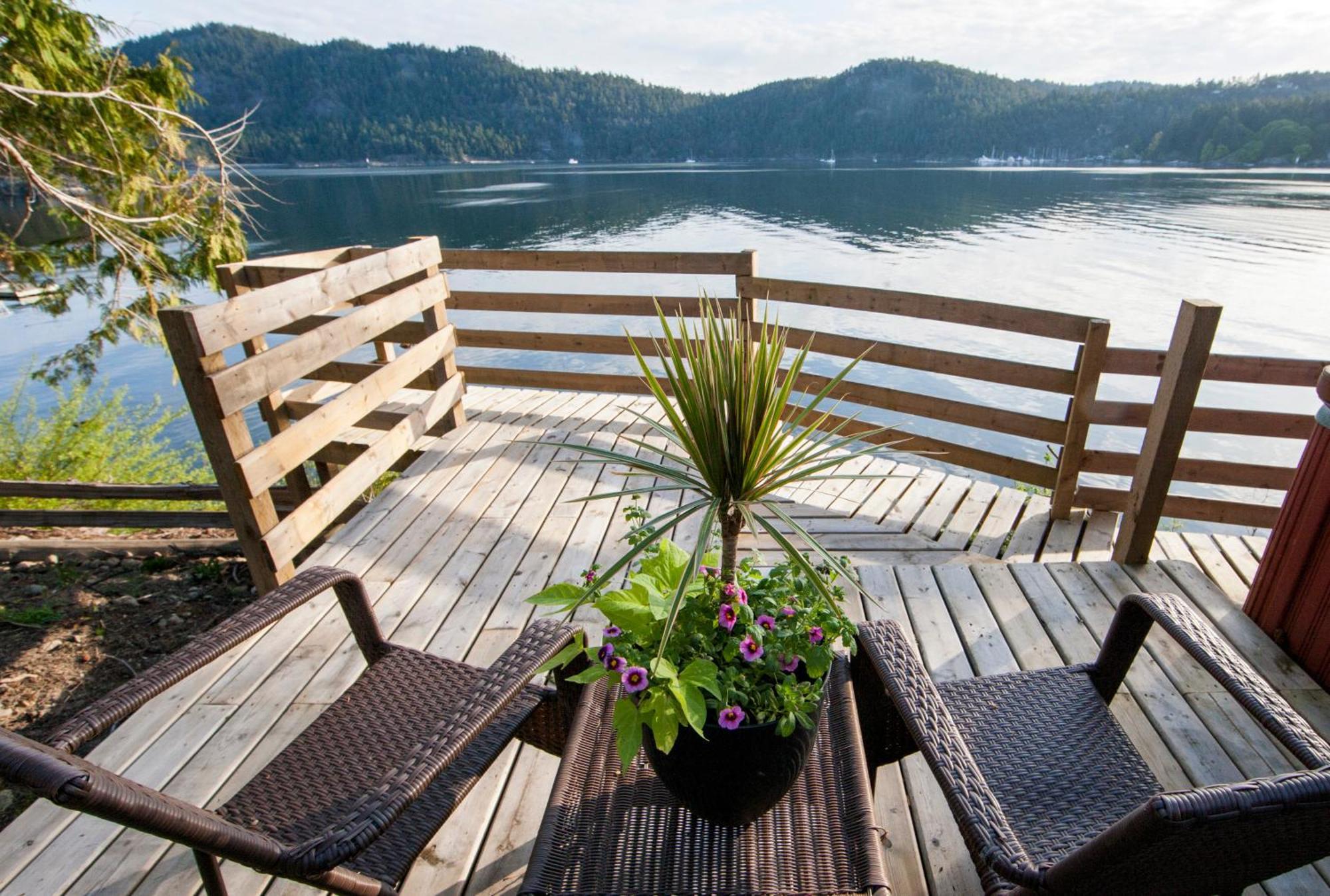 Shangrila Waterfront Vacation Home Bedwell Harbour Екстериор снимка