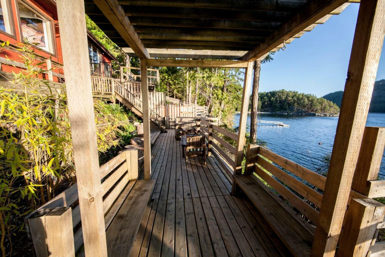 Shangrila Waterfront Vacation Home Bedwell Harbour Екстериор снимка