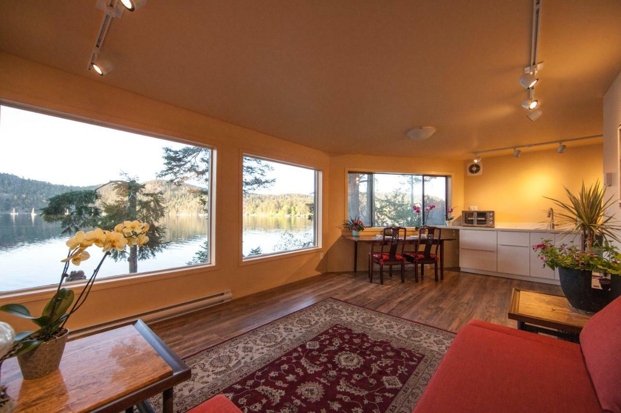 Shangrila Waterfront Vacation Home Bedwell Harbour Екстериор снимка